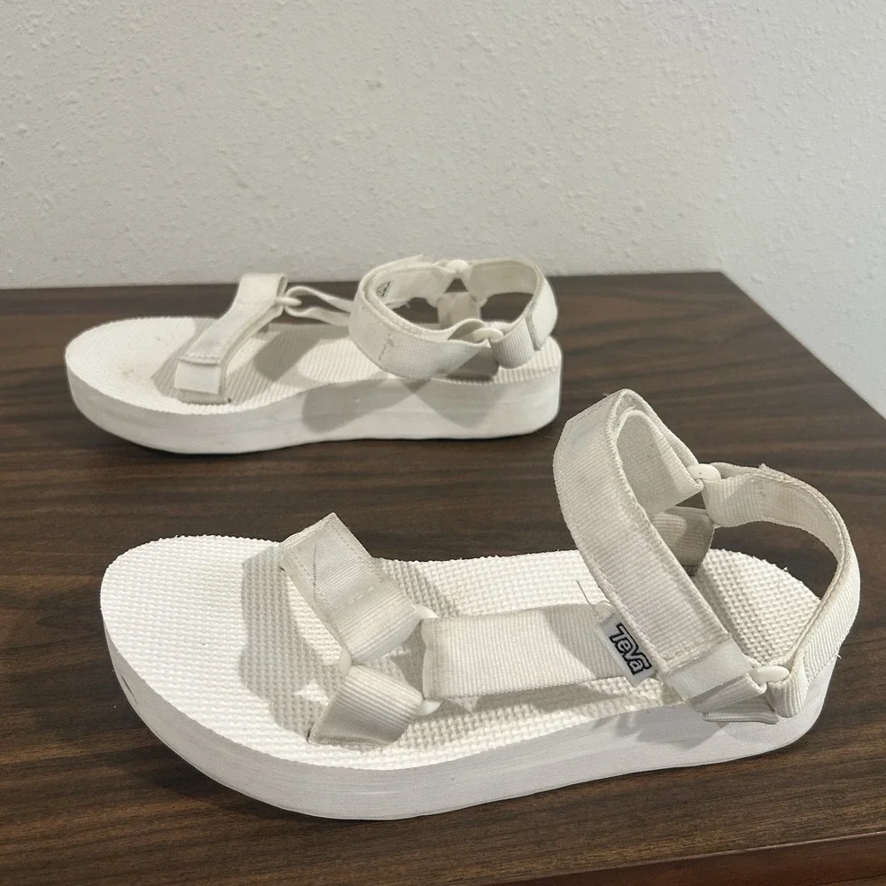 Teva Midform Universal Bright White Sandals S/N 1090969 Womens Sz 6